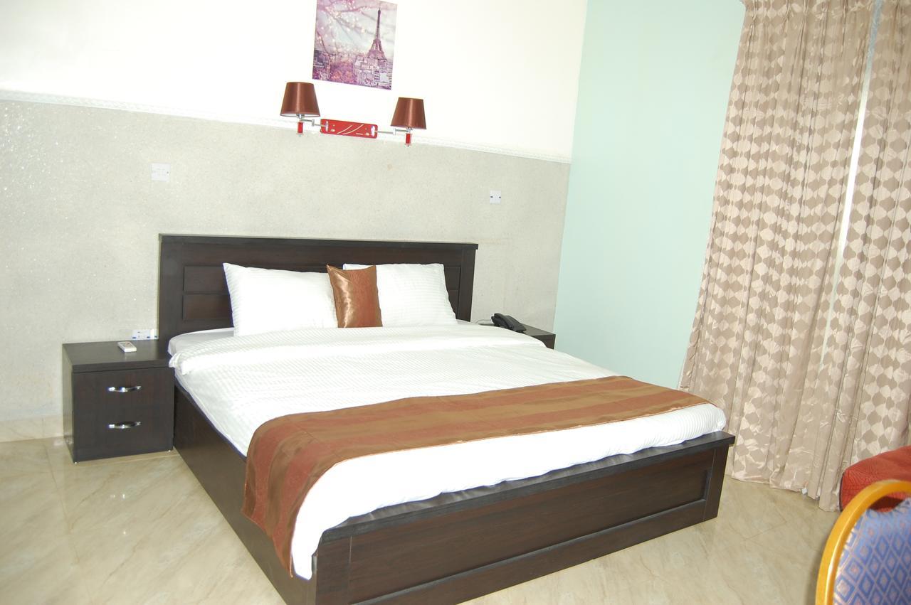 Grand Capital Hotel 아쿠레 외부 사진