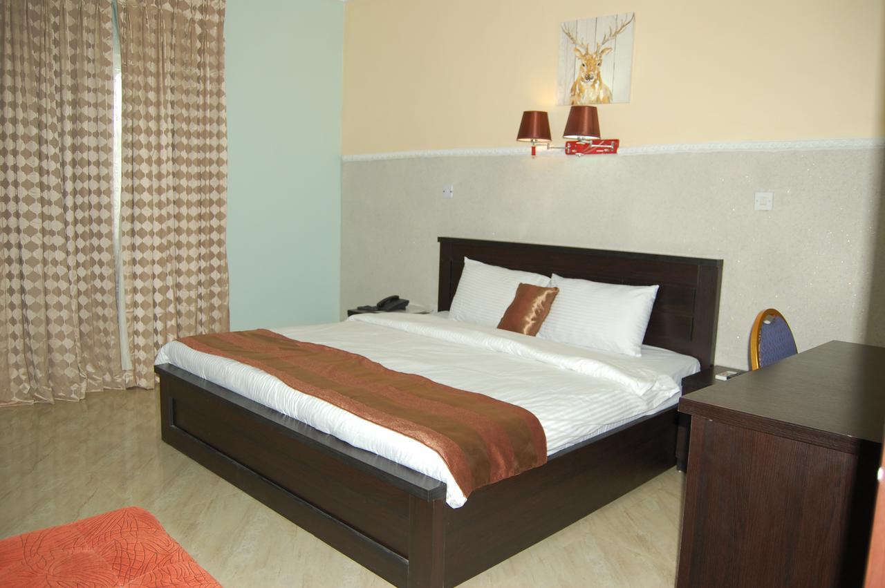 Grand Capital Hotel 아쿠레 외부 사진