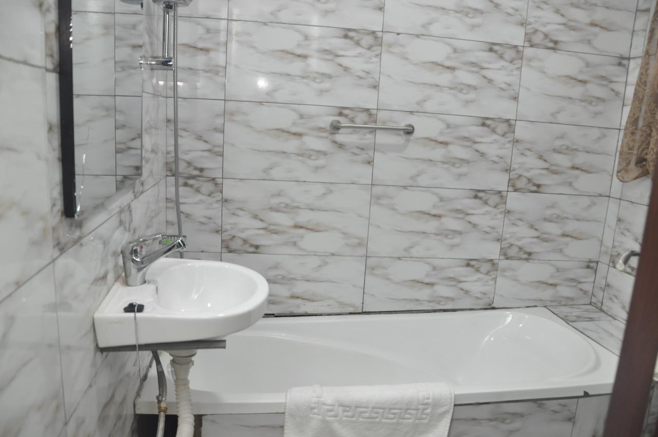 Grand Capital Hotel 아쿠레 외부 사진