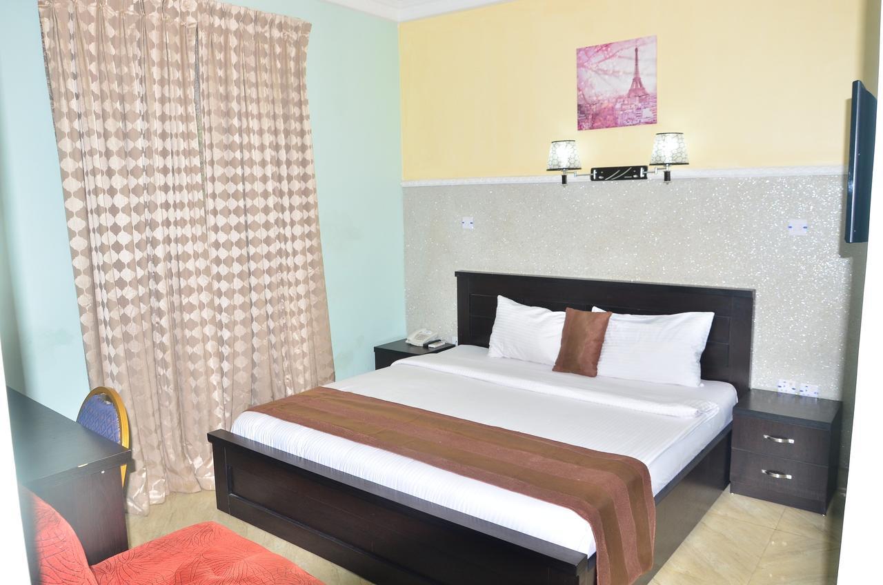 Grand Capital Hotel 아쿠레 외부 사진