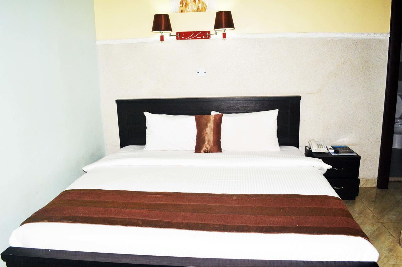 Grand Capital Hotel 아쿠레 외부 사진